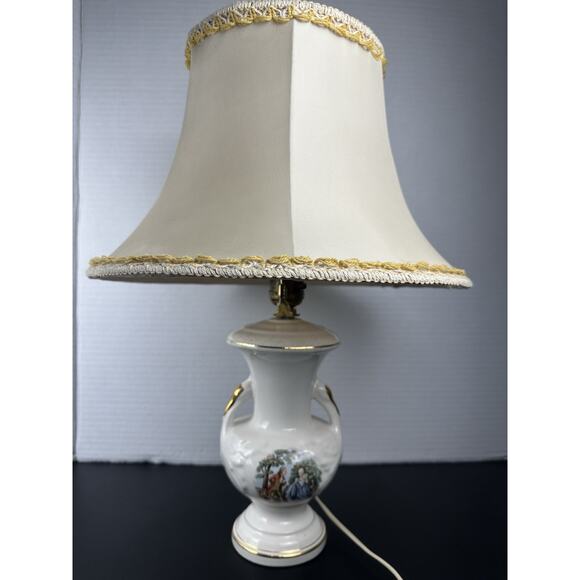 Vintage Floral White AndBlue Victorian Scroll Gold Gilt Lamp Light Yellow Shade - Picture 3 of 10